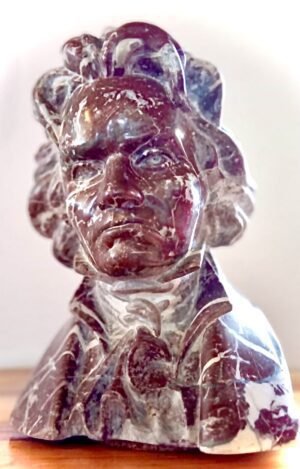 Escultura en Piedra Beethoven